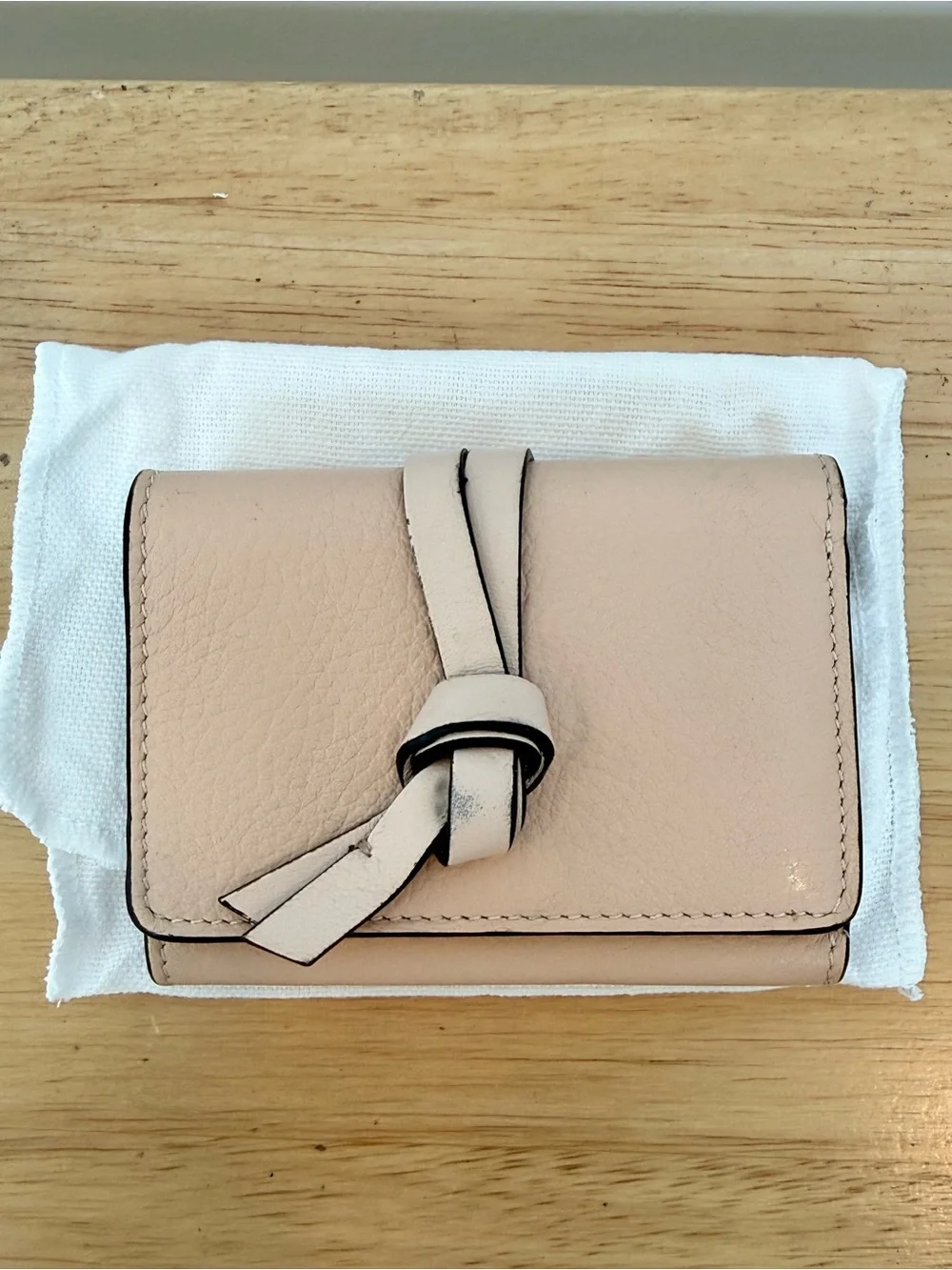 Chloé Blush Leather Knot Wallet